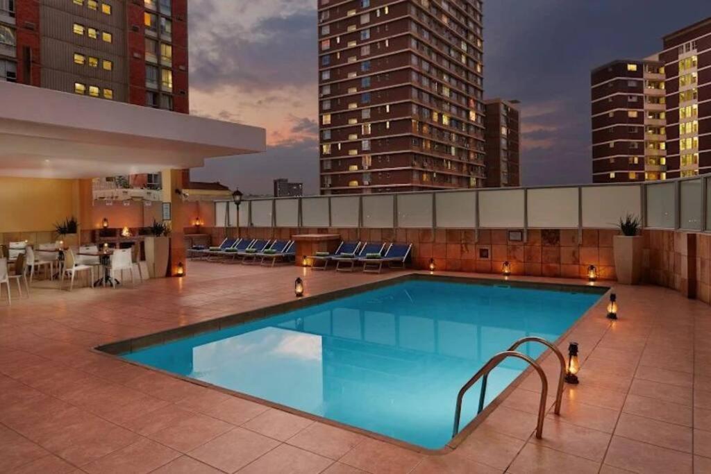 Oceanic Eleven Apartment Durban Exterior photo